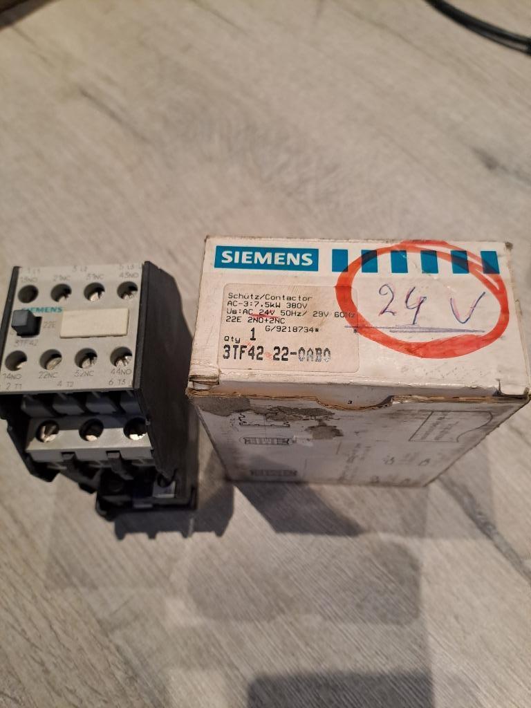 Contacteur Siemens 3TF4222-0AB0, Enlèvement ou Envoi, Neuf