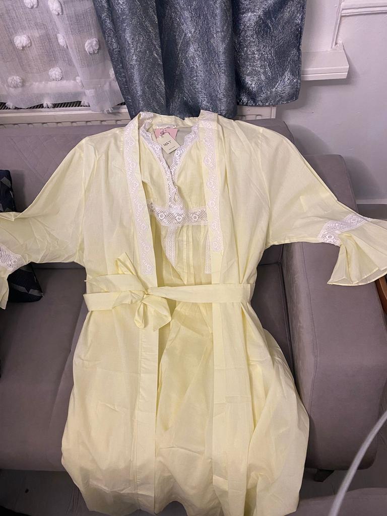 Magnifique ensemble pyjama neuf jaune, Enlèvement ou Envoi, Neuf, Blanc