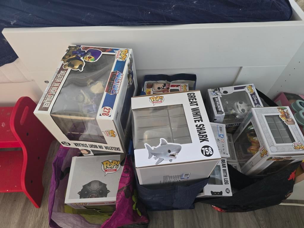 Funko poppen, Ophalen
