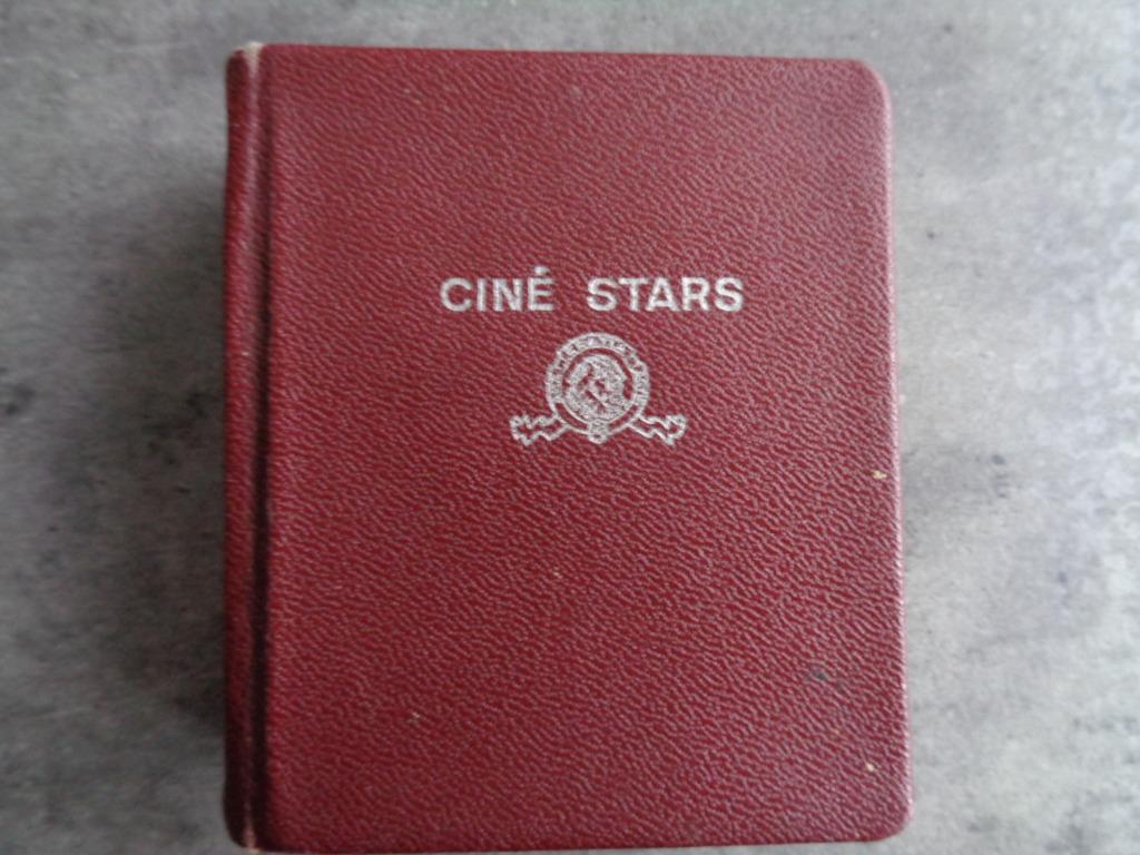 ALBUM KWATTA CINE STARS entièrement des années 1940, Envoi, Comme neuf