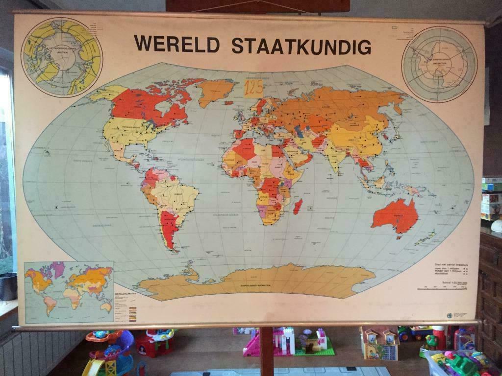 Carte scolaire rétro - carte du monde 125, Enlèvement ou Envoi, Maison et Meubles
