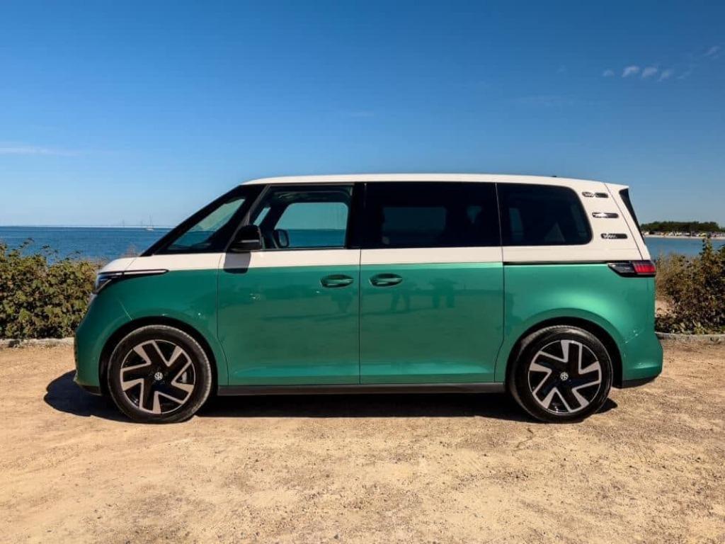 VW ID BUZZ PRO CAMPERVAN 2024/ 20.500 Km NIEUWSTAAT!!, Stof, Zwart, Overige kleuren, ID.Buzz