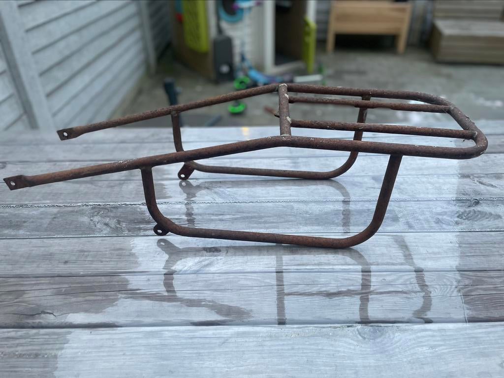 Bagagedrager oldtimer motoconfort motobecane jaren ‘50-‘60, Fietsen en Brommers, Ophalen of Verzenden, Gebruikt, Frame, Overige merken
