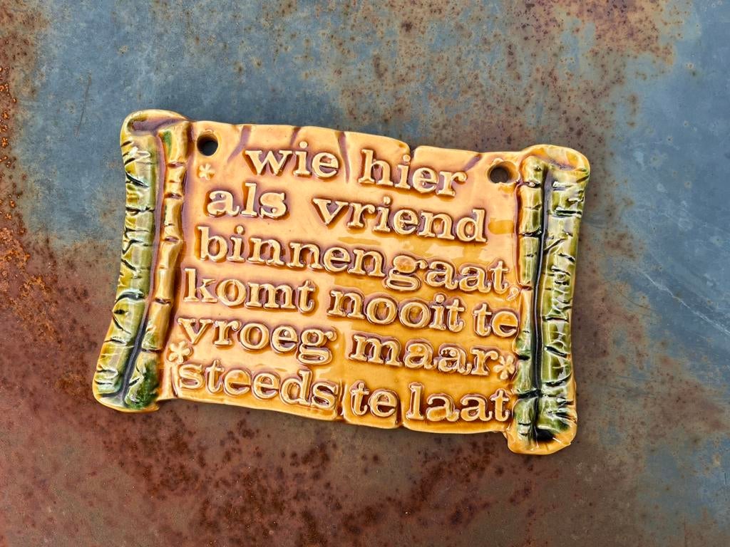 Vintage keramische tegel met spreuk, Ophalen of Verzenden