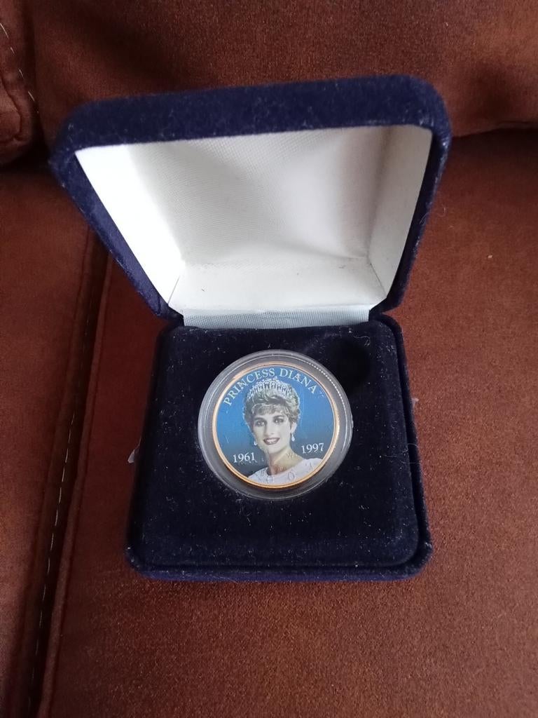 Pièce de monnaie de la princesse Diana, Enlèvement ou Envoi