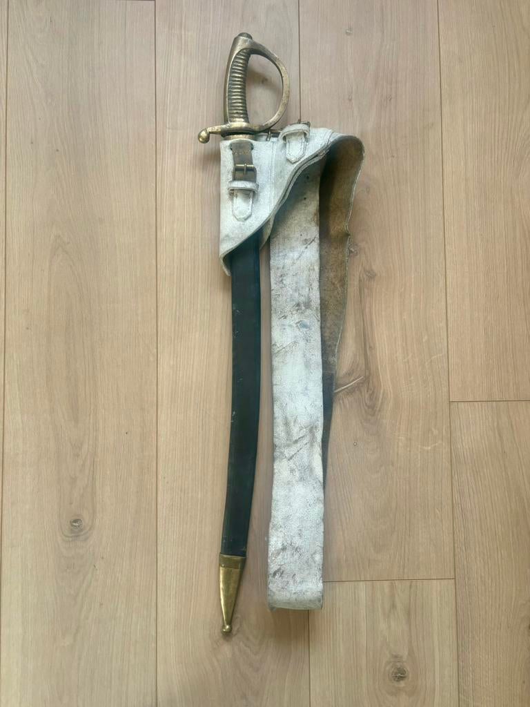 Sabre Briquet D’Infanterie met riem, Enlèvement