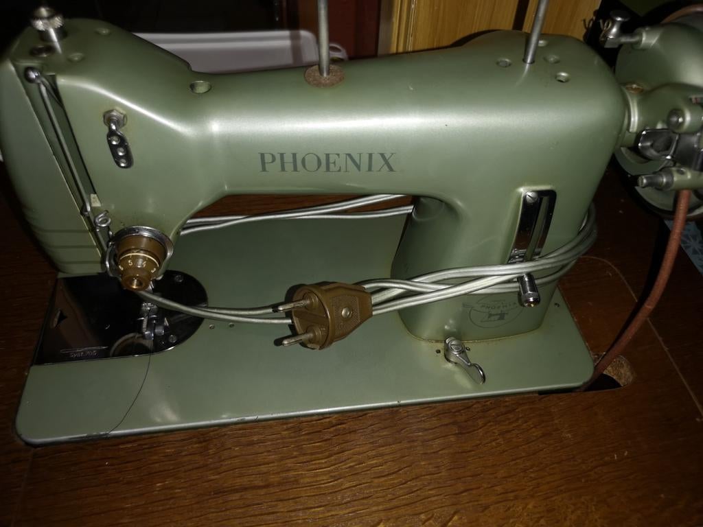 PHOENIX pedaalnaaimachine, Hobby en Vrije tijd, Naaimachines en Toebehoren, Zo goed als nieuw, Naaimachine, Ophalen