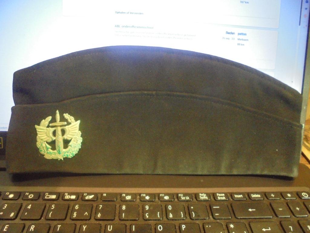 school voor onderofficieren schuitje, Verzamelen, Ophalen of Verzenden, Landmacht, Helm of Baret