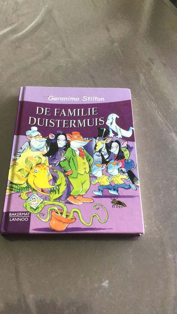 Geronimo Stilton - De familie Duistermuis, Boeken, Kinderboeken | Jeugd | onder 10 jaar, Zo goed als nieuw, Ophalen