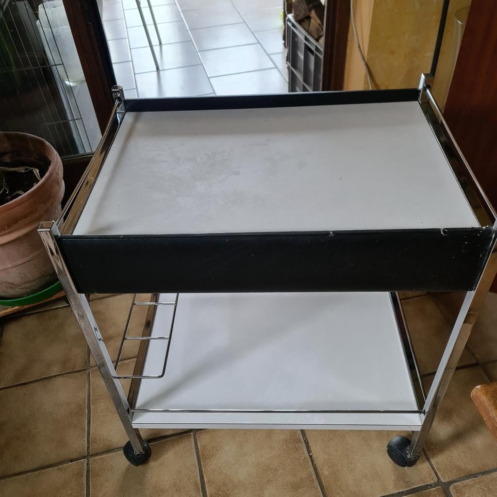 Table roulante avec tiroirs, Enlèvement, Utilisé