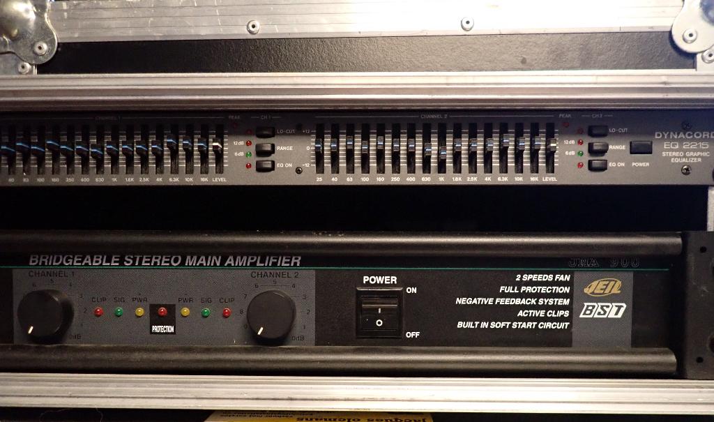 Kleine geluidsinstallatie, Audio, Tv en Foto, Versterkers en Ontvangers, Gebruikt, Stereo, 120 watt of meer, Overige merken, Ophalen