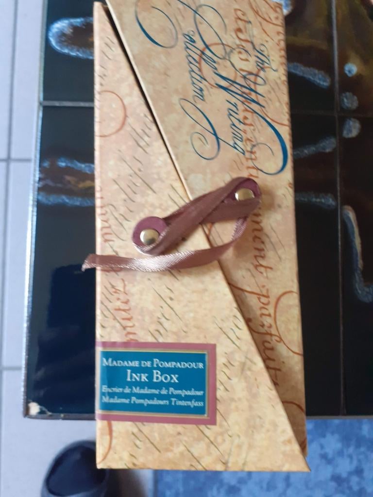 Nouveau coffret vintage, encre, stylo, etc., Madame de Pompa, Enlèvement ou Envoi, Neuf
