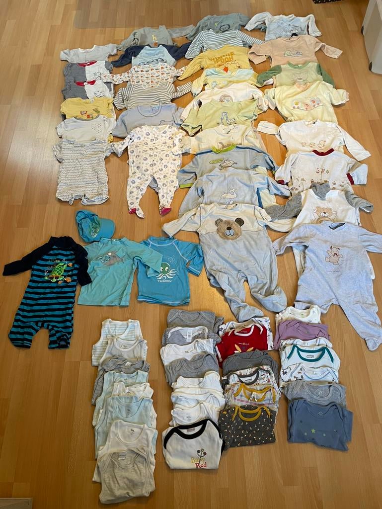 Lot de pyjamas et bodys garçon taille 80 (63 pièces), Enlèvement, Utilisé, Taille 80