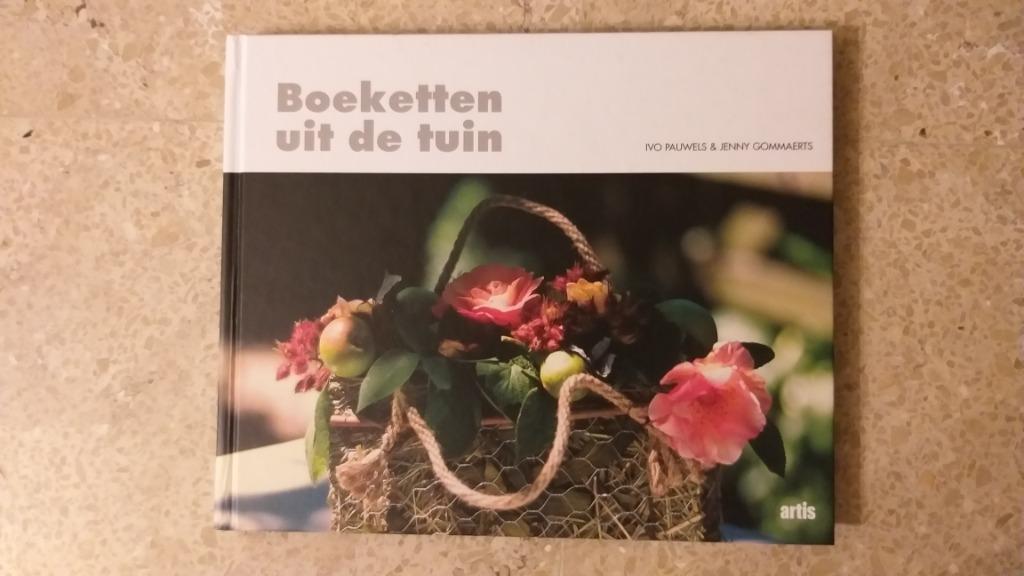 Boeketten uit de tuin, bloemschikken, decoraties, Ophalen, Zo goed als nieuw, Ivo Pauwels/ J. Gommaerts