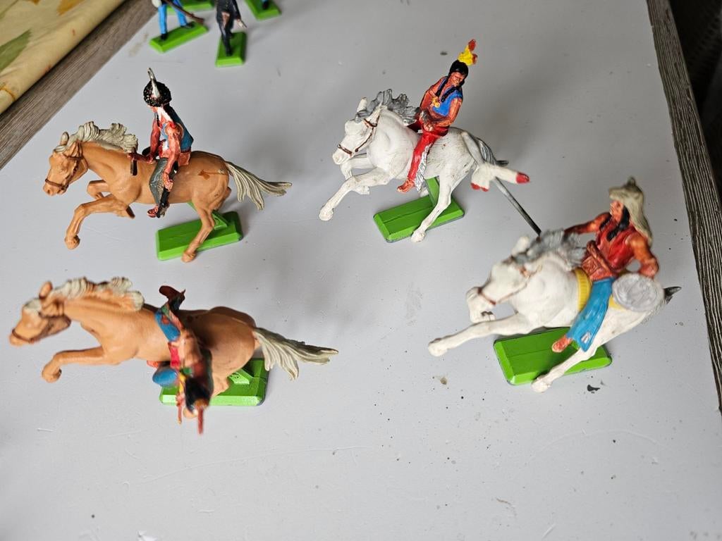 Lot figurines cavaliers indiens  Britains, Hobby en Vrije tijd, Modelbouw | Figuren en Diorama's, Verzenden