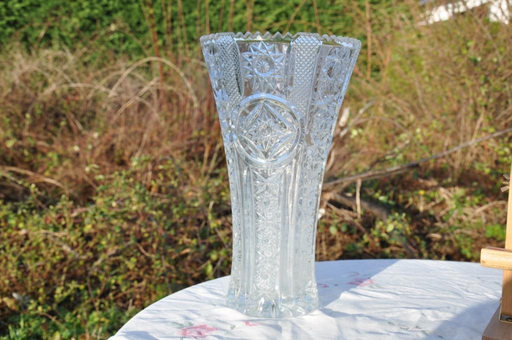 grand vase en verre moule bord dent de scie, Antiquités & Art, Enlèvement ou Envoi