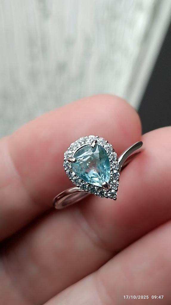 Sterling zilveren ring met Cambodjaanse blauwe zirkoon, Handtassen en Accessoires, Ringen, Blauw, Nieuw, Ophalen of Verzenden