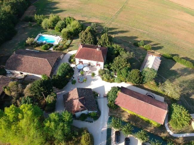Te huur Gîte Zuid West Frankrijk, Vakantie, 8 personen, 2 slaapkamers, In bergen of heuvels, Wasmachine