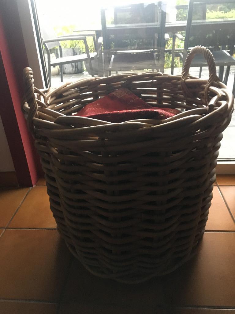 panier en rotin, Maison & Meubles, Accessoires pour la Maison | Plataux & Paniers, Rond, Comme neuf, Enlèvement, Panier