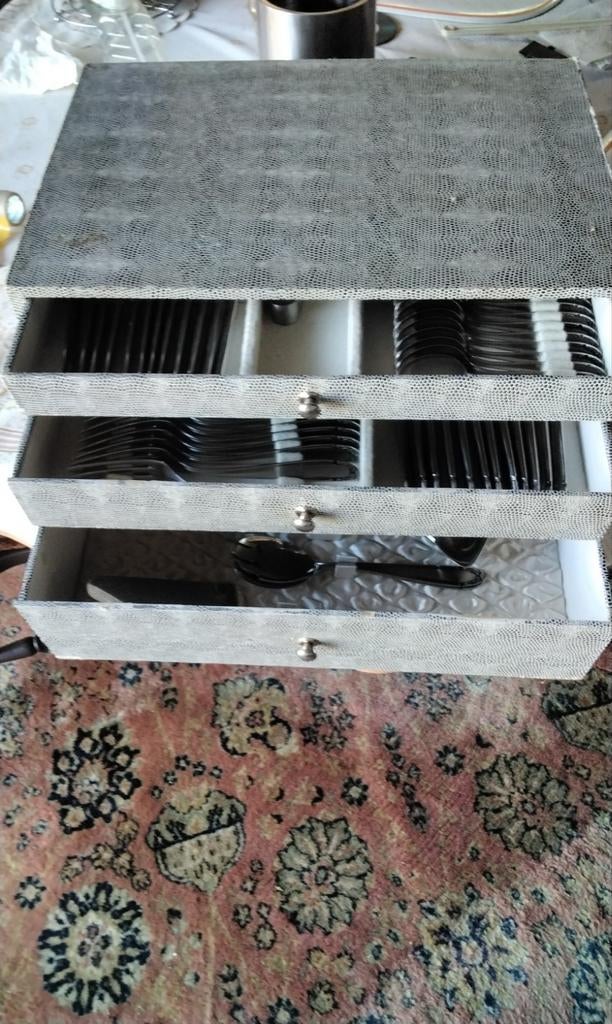 BESTEK KOFFER 12 delig zeer goede staat  !!, Huis en Inrichting, Ophalen