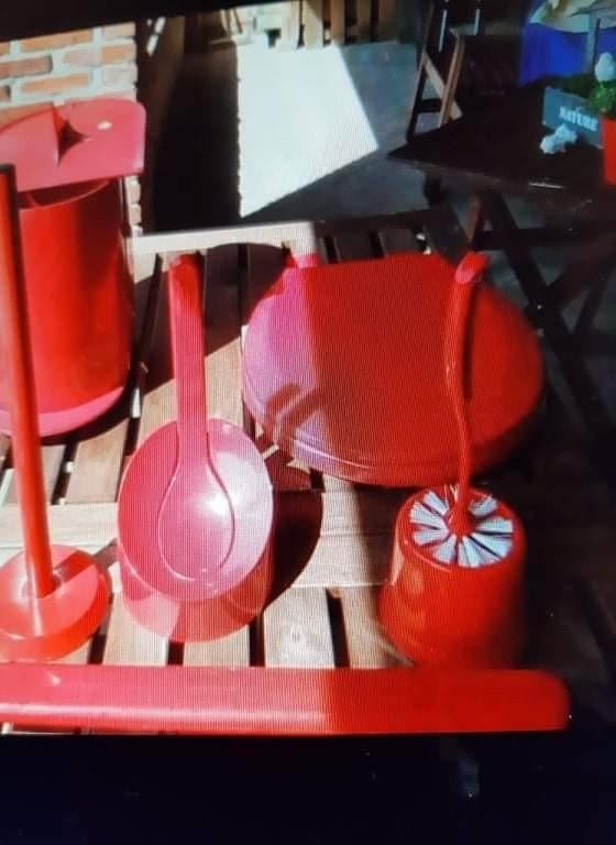 Ensemble rouge pr sdb rideau douche, poubelle, brosses ....., Maison & Meubles, Enlèvement ou Envoi, Utilisé, Rouge, Autres types
