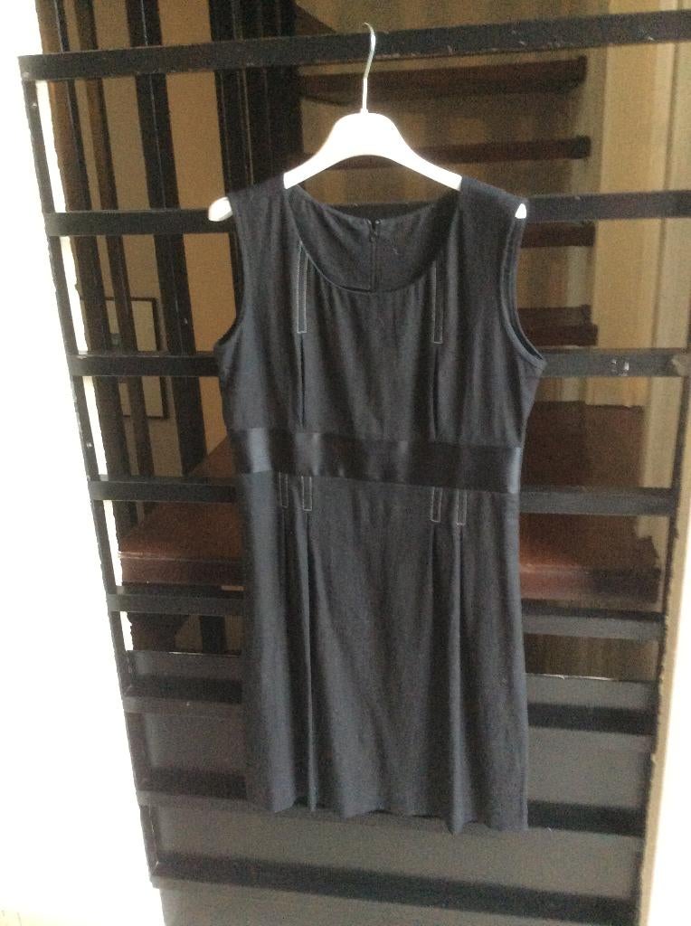 Robe vintage noire, Taille 38/40 (M), Enlèvement ou Envoi, Noir, Longueur genou