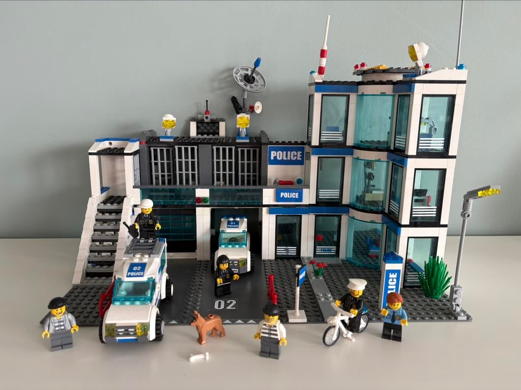 Lego politiekantoor 7498, Ophalen of Verzenden, Zo goed als nieuw, Lego