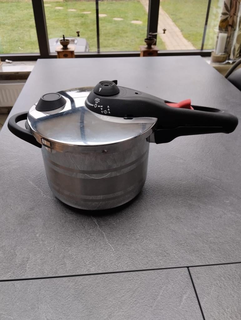 Cocotte minute à pression inox 5l, Enlèvement, Comme neuf, Inox, Casserole ou Cocotte-minute