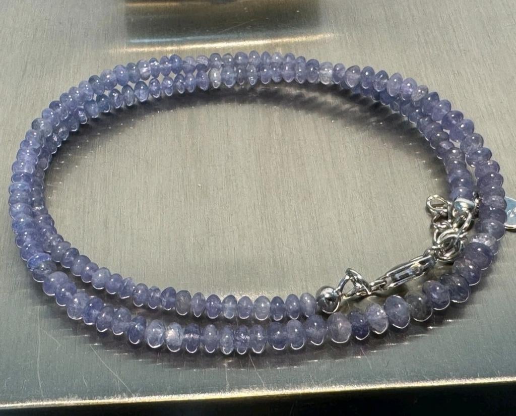 Collier en argent massif avec perles de tanzanite, Neuf, Enlèvement ou Envoi, Avec pierre précieuse, Violet