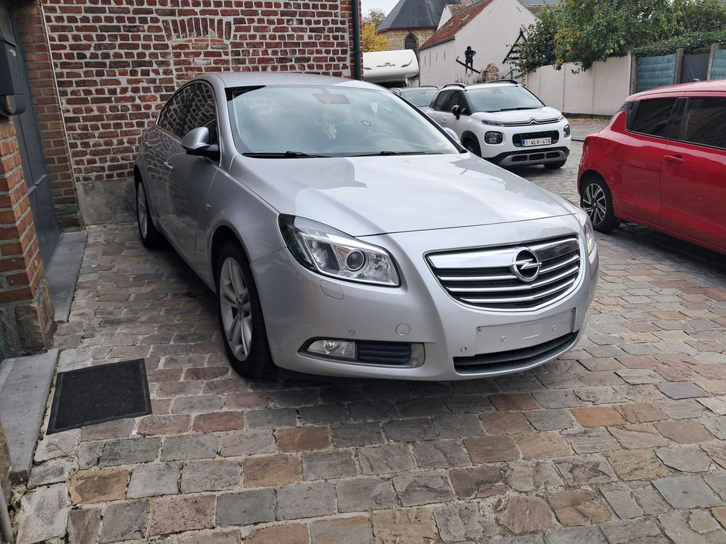 Opel insignia 2 litre turbo 4 motrice, Autos, Noir, 5 portes, Particulier, Tissu