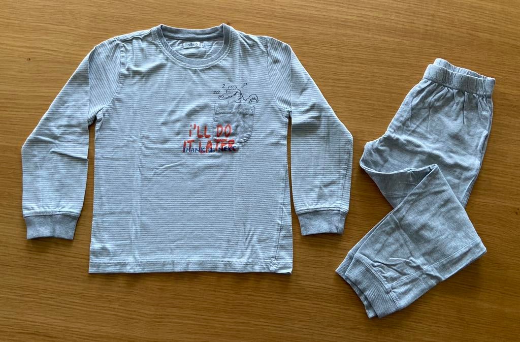 Pyjama gris ligné - 8 ans - 5€, Garçon, Enlèvement ou Envoi, Comme neuf, Vêtements de nuit ou Sous-vêtements