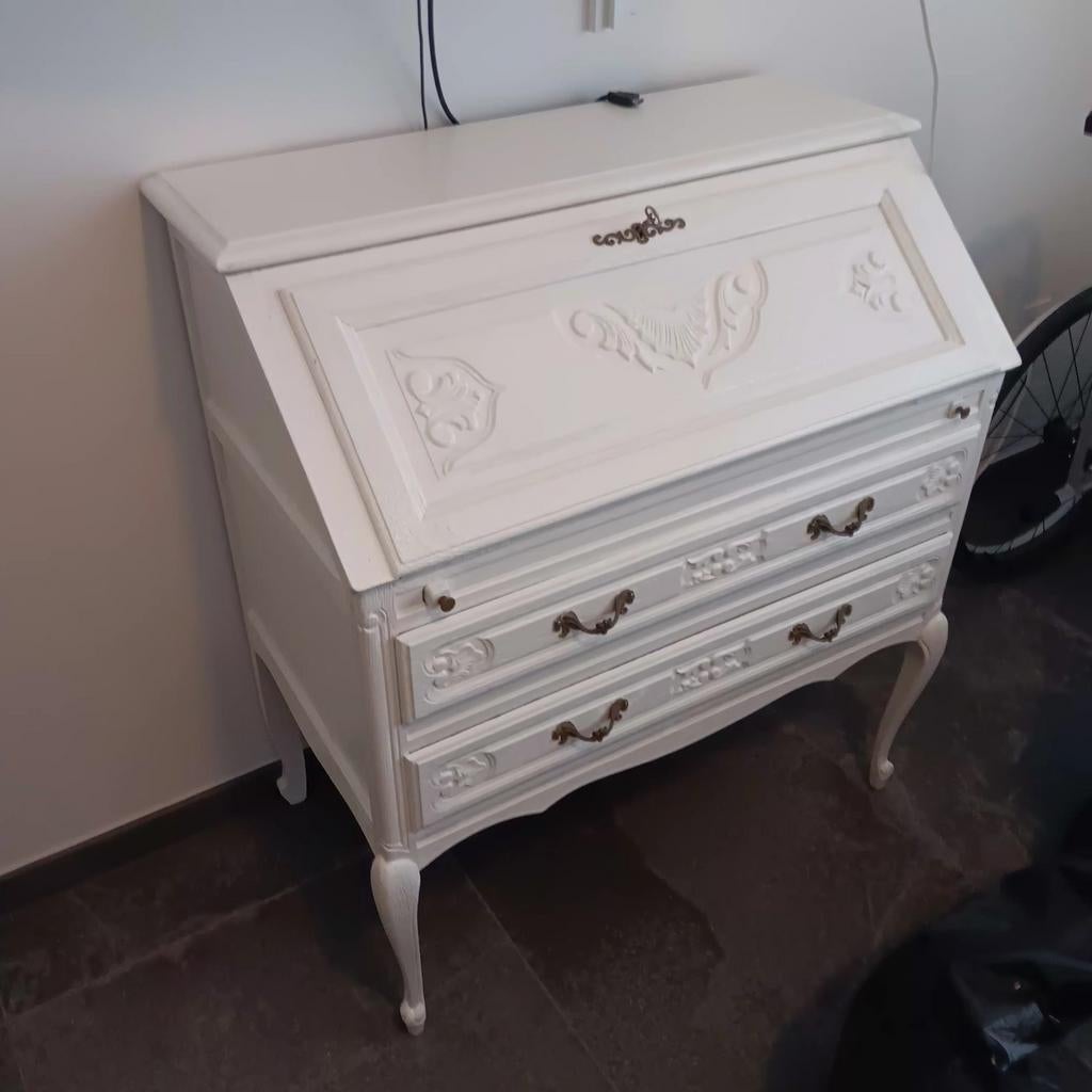Authentieke bureau, Ophalen