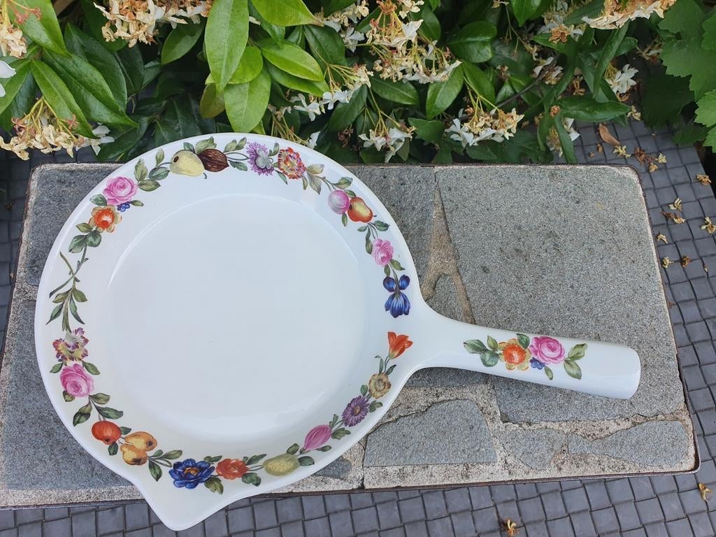 Les quatres saisons.Porcelaines de Paris. Pan met steel, Antiquités & Art, Antiquités | Services (vaisselle) pièces, Enlèvement ou Envoi