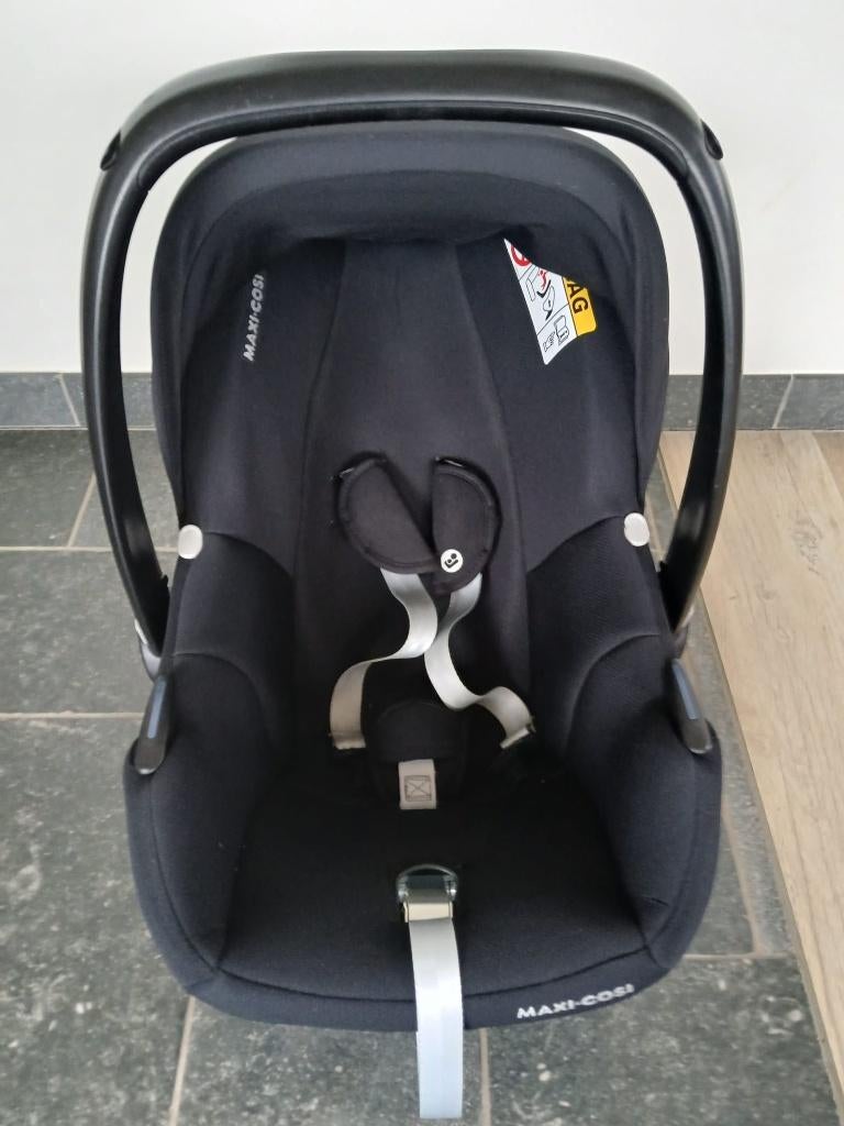Maxi Cosi Cabriofix I-size (+ accessoires), Ophalen, Zo goed als nieuw, Maxi-Cosi, Regenhoes