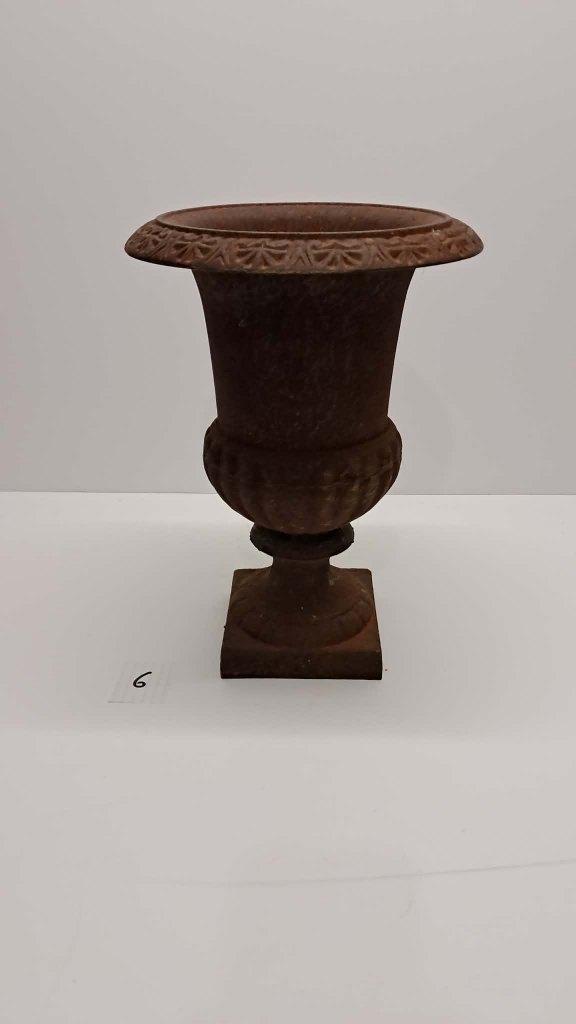 Urne / vase Médicis en fonte ancienne – 33 cm – Ø 24 cm, Jardin & Terrasse, Vases de jardin, Utilisé, Enlèvement