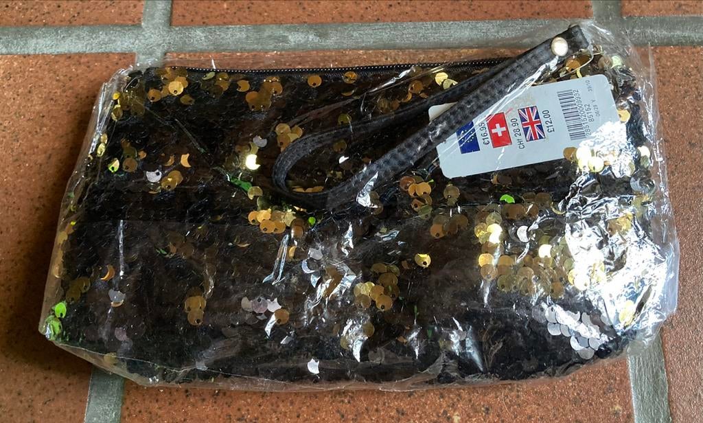 Nieuw zwart tasje met goudkleurige pailletjes., Ophalen of Verzenden, Nieuw, Zwart, Avondtasje