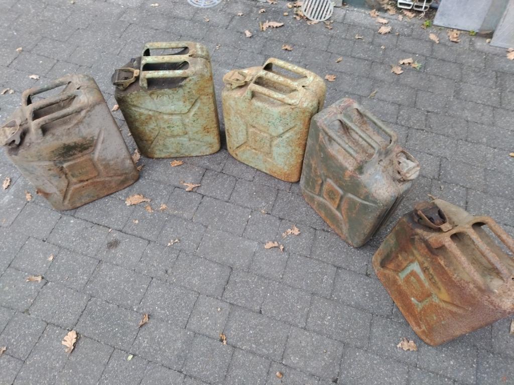5 jerrykans, Ophalen of Verzenden, Landmacht, Overige typen