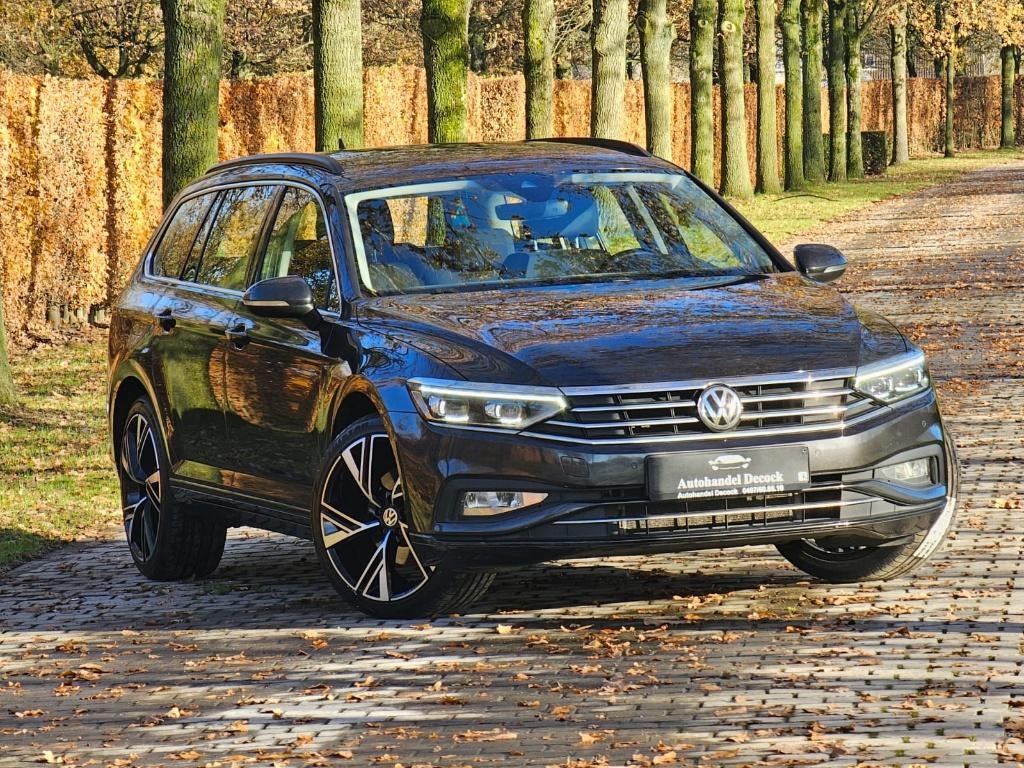 Volkswagen passat 1.6 diesel STYLE | 19INCH | TREKHAAK, USB, Stof, Bedrijf, 5 deurs