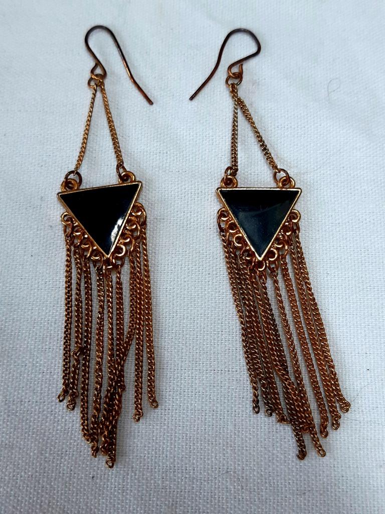 Boucles d'oreilles pendantes en métal doré avec triangles, Bijoux, Sacs & Beauté, Boucles d'oreilles, Enlèvement ou Envoi, Utilisé
