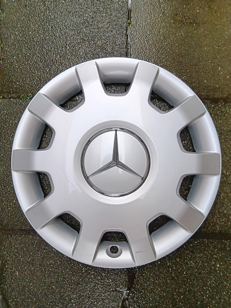 1 enjoliveur Mercedes en 16 pouces ., Ophalen