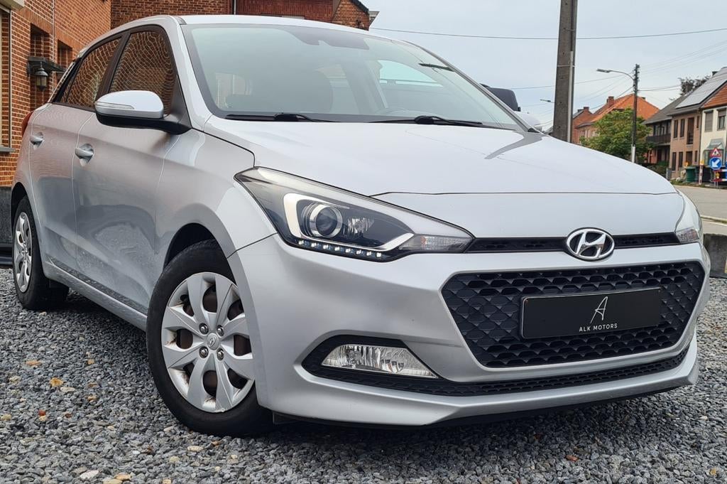 Hyundai i20 1.1 CRDI - 72.000km! **GARANTIE*BT*LED*EURO6B**, Autos, Argent ou Gris, Achat, Euro 6, Entreprise