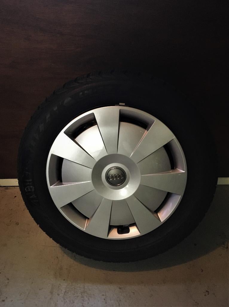 winterbanden Bridgestone Blizzak LM-32 Audi A3 mt 205/55R16, Ophalen of Verzenden, Winterbanden, Banden en Velgen
