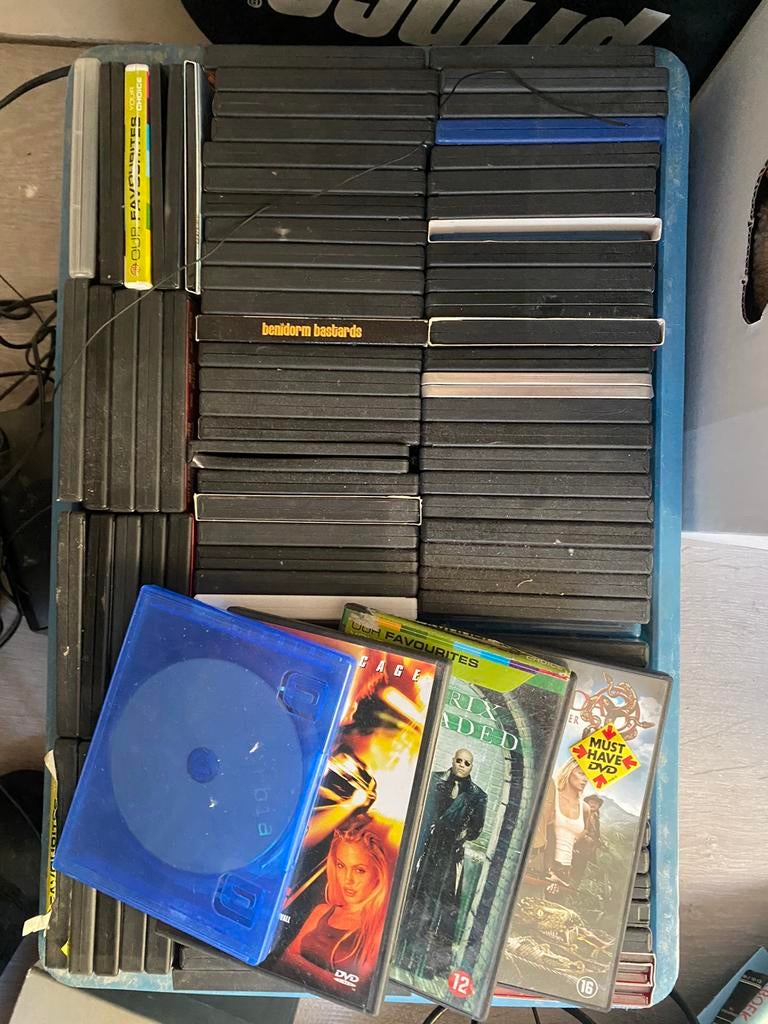Zeer grote groentenbak boordevol dvd’s en Blueray, Ophalen