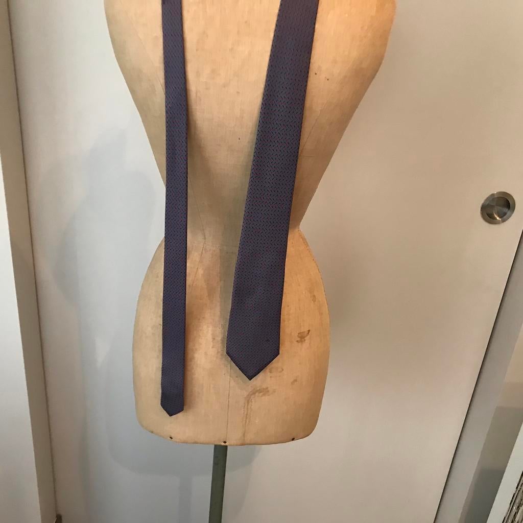 Zijden stropdas Nina Ricci, Enlèvement ou Envoi, À motif, Nina Ricci, Porté