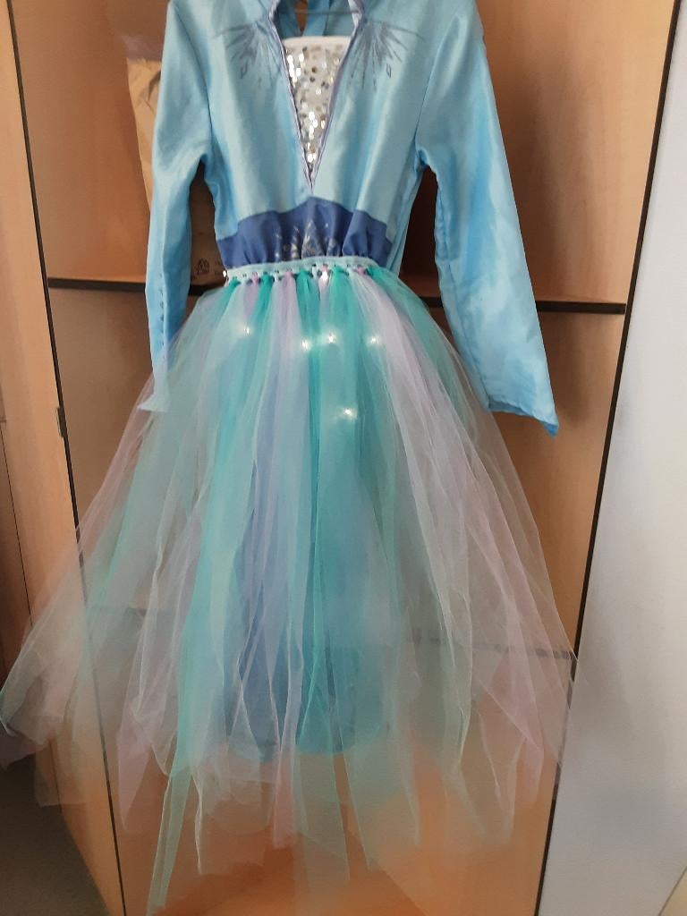 Robe reine des neiges + accessoires  taille  7/ 8 as, Disney, Enlèvement ou Envoi, Autres types, Comme neuf