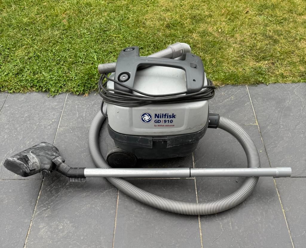 Stofzuiger Nilfisk GD 910 Advance + 40 stofzuigerzakken, Ophalen, Gebruikt