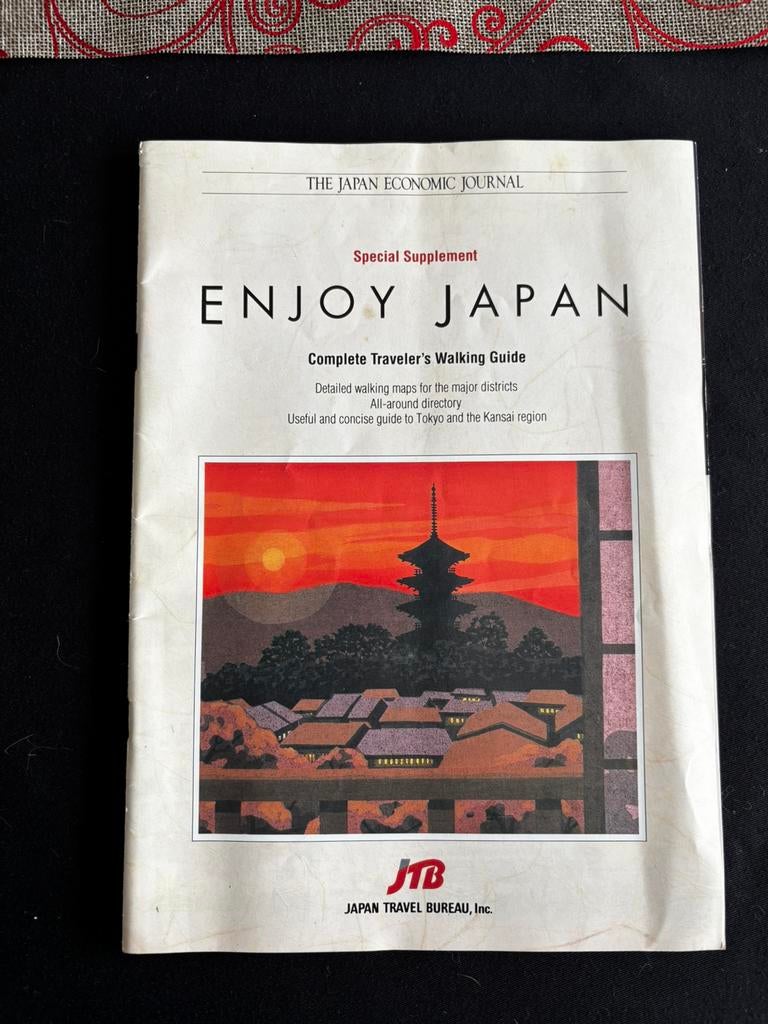 Enjoy Japan - Complete traveler’s walking guide, Overige merken, Fiets- of Wandelgids, Ophalen of Verzenden, Zo goed als nieuw