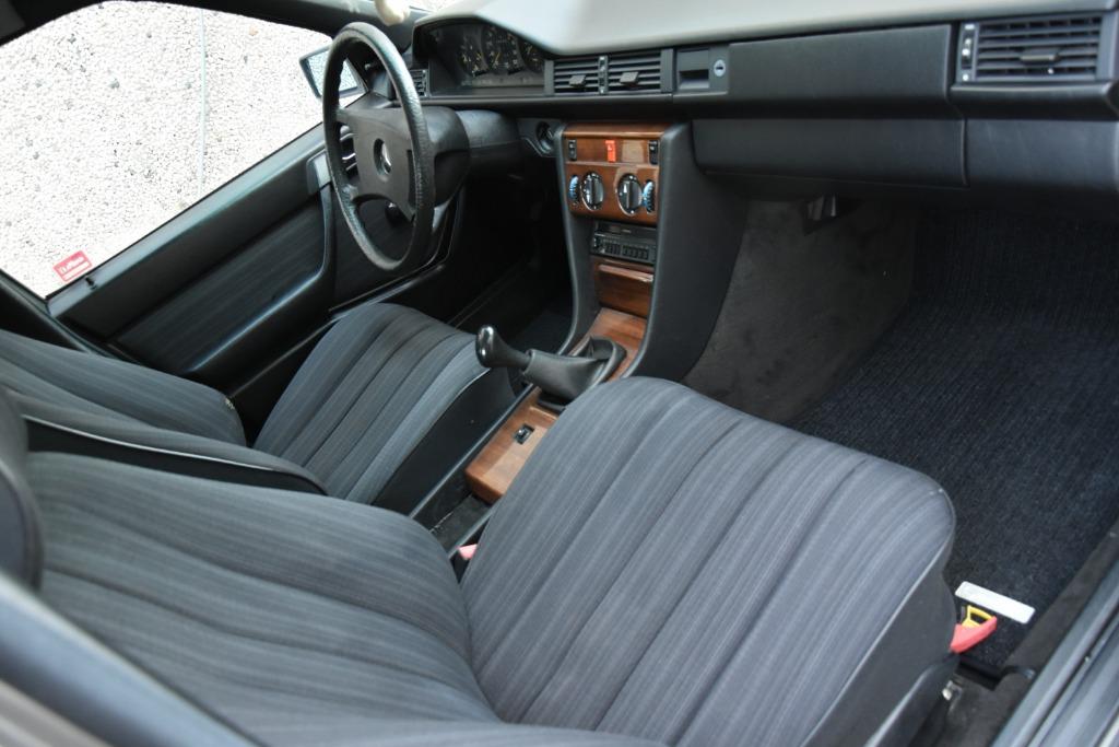 Mercedes-Benz E 230 Benzine Oldtimer Zeer Proper !, foto 7