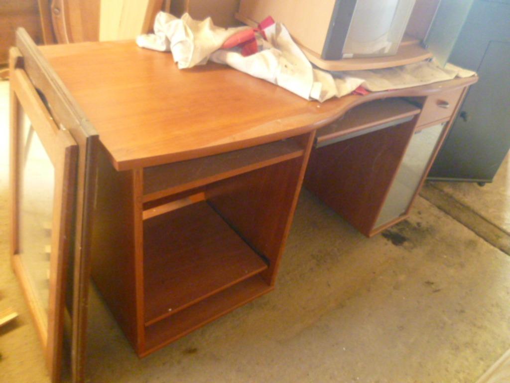 GRATIS MODERN BUREAU, Enlèvement