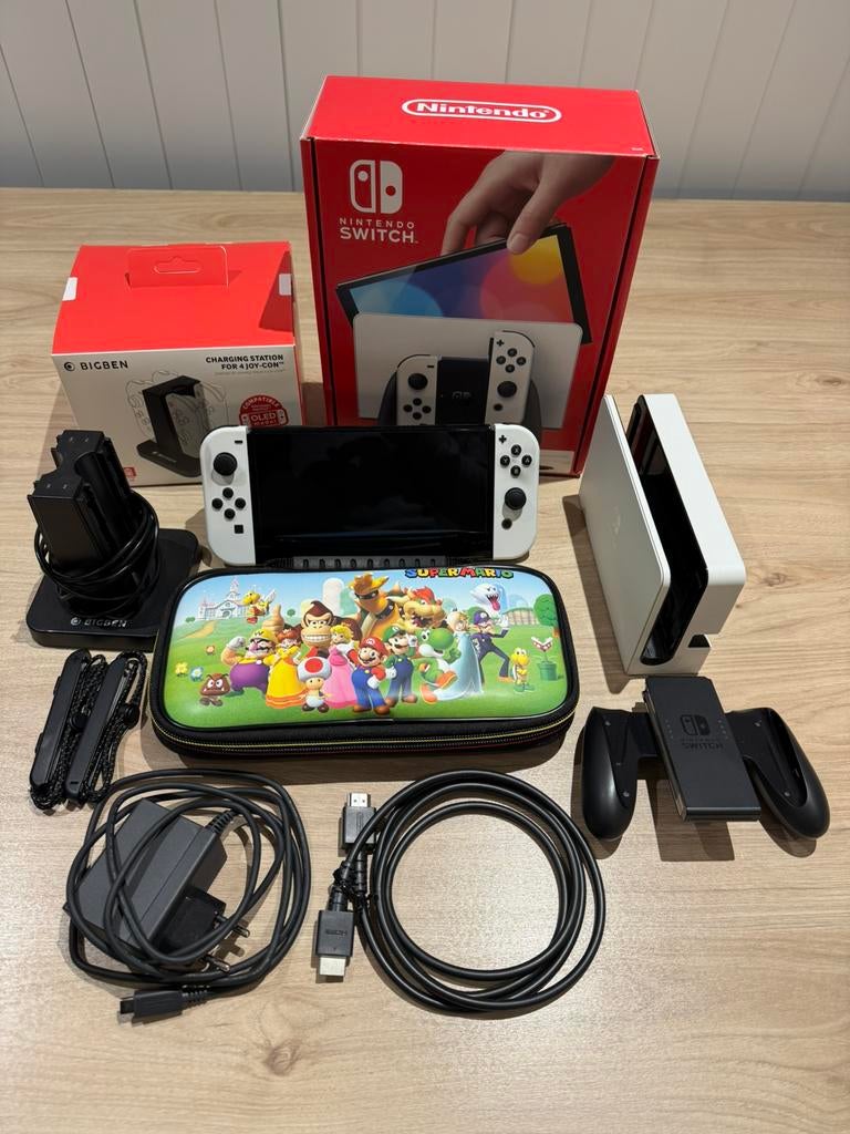 Nintendo Switch Oled 64GB + Oplaadstation, Ophalen, Gebruikt, Switch OLED